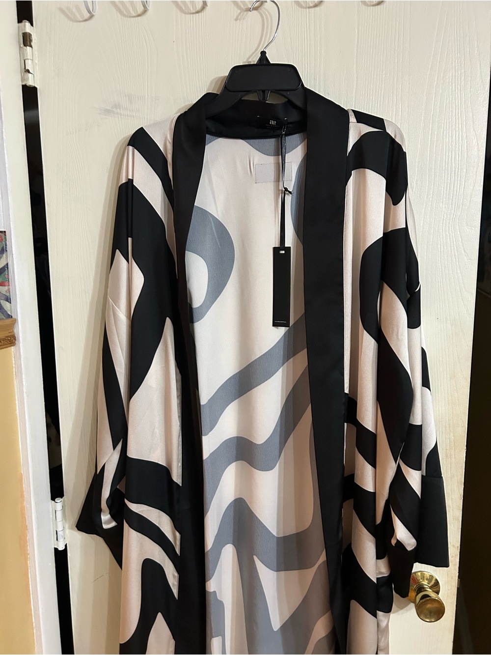 Ada & Edith Black & Cream Long Printed Robe Kimono - Picture 8 of 9